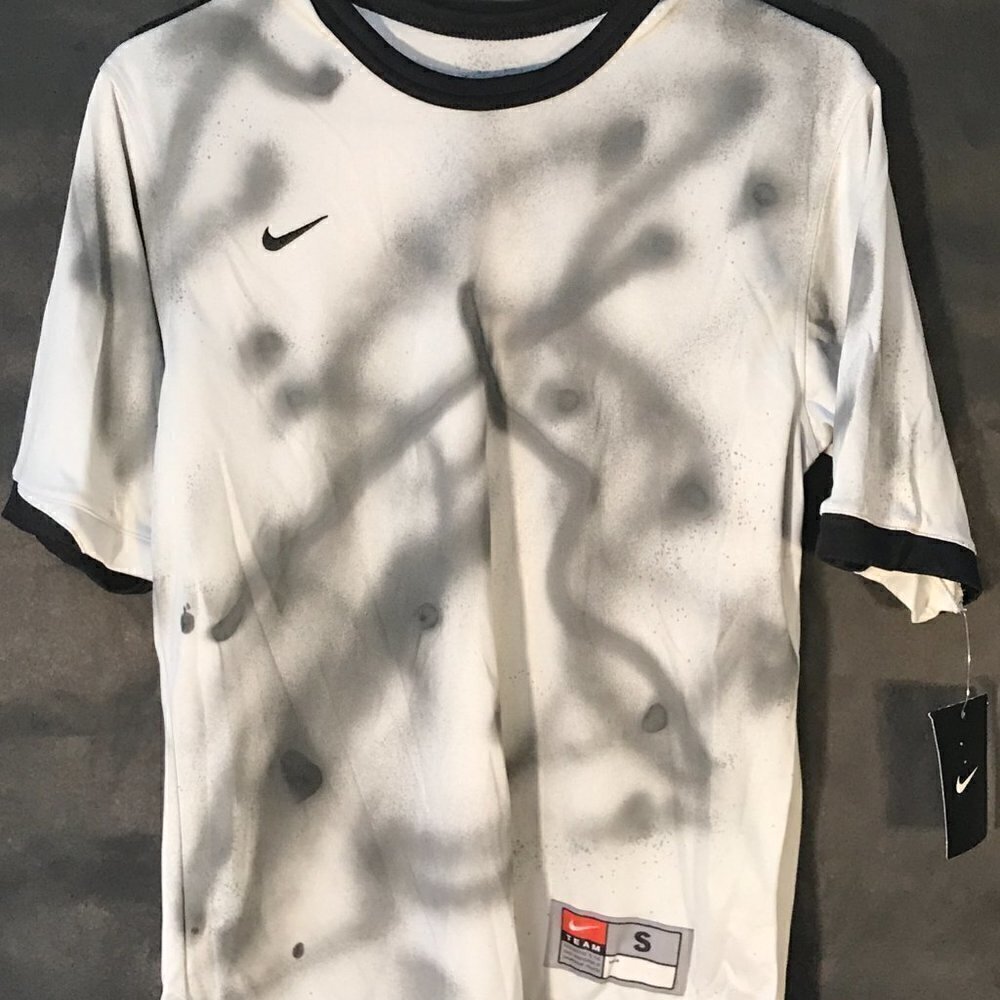 NWT NIKE Futbol Soccer Spay Paint Activewear Athletic Workout Jersey - Picture 5 of 12